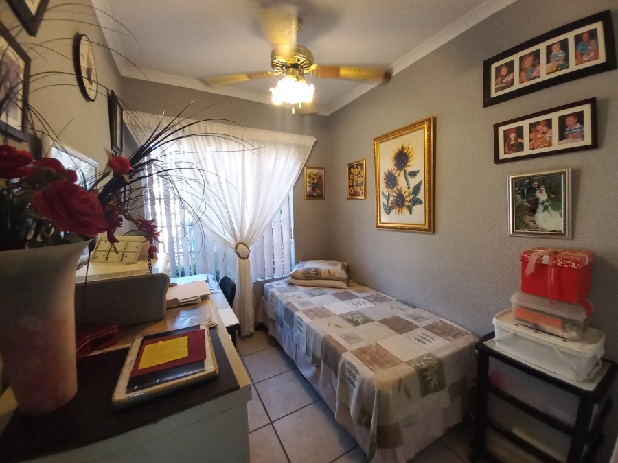 3 Bedroom Property for Sale in Safari Gardens North West